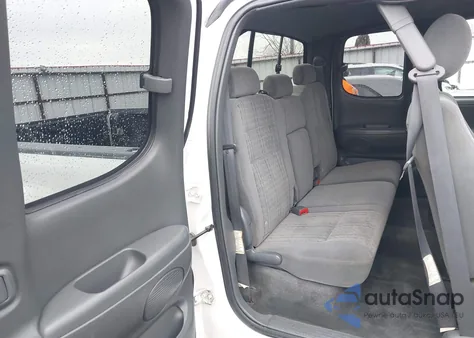 2006 Toyota Tundra Sr5 V8 z USA, uszkodzony, nr VIN 5TBBT44156S476611